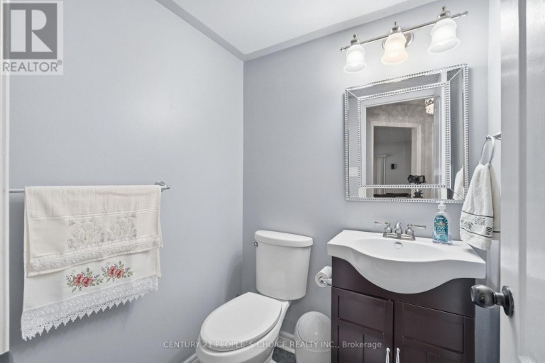 4 IMPERIAL CROWN LANE, Barrie (Innis-Shore), Ontario, L4N0T4
