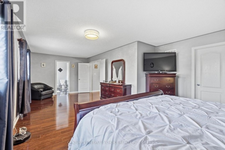 4 IMPERIAL CROWN LANE, Barrie (Innis-Shore), Ontario, L4N0T4