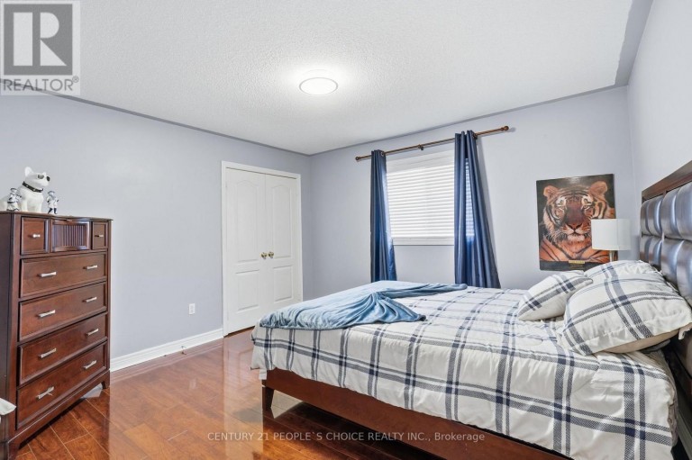 4 IMPERIAL CROWN LANE, Barrie (Innis-Shore), Ontario, L4N0T4