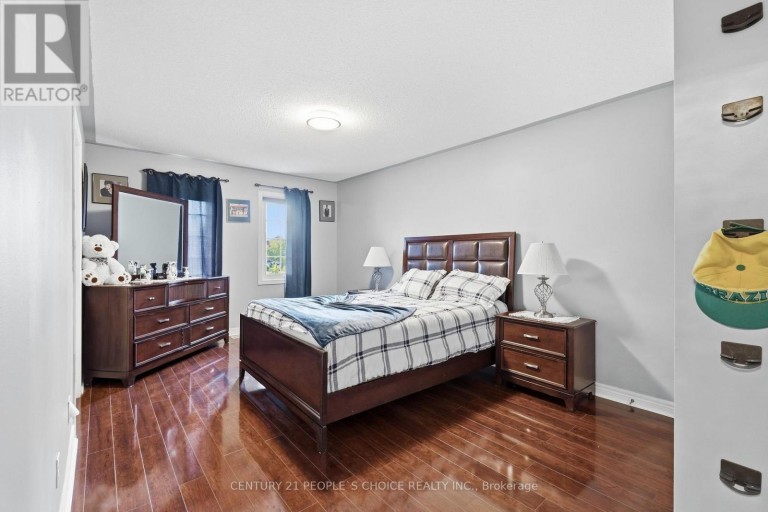 4 IMPERIAL CROWN LANE, Barrie (Innis-Shore), Ontario, L4N0T4