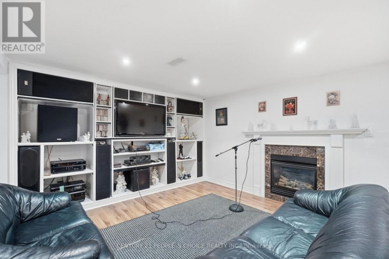 4 IMPERIAL CROWN LANE, Barrie (Innis-Shore), Ontario, L4N0T4