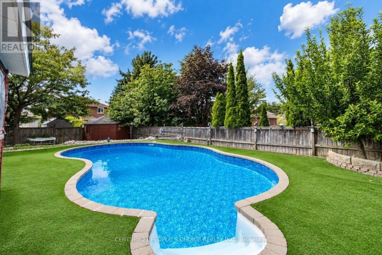 4 IMPERIAL CROWN LANE, Barrie (Innis-Shore), Ontario, L4N0T4