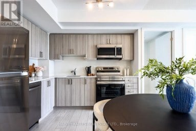 606 - 556 MARLEE AVENUE Toronto (Yorkdale-Glen Park) Ontario photo 4
