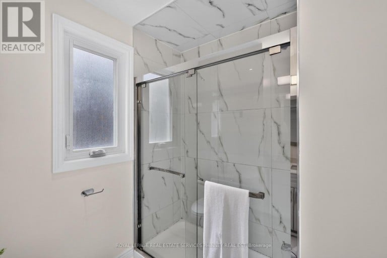 245 GLENHOLME AVENUE, Hamilton (Glenview), Ontario, L8K3L9