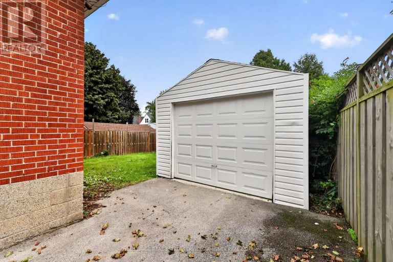 245 GLENHOLME AVENUE, Hamilton (Glenview), Ontario, L8K3L9