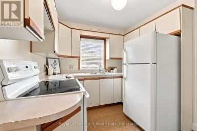 126 LAUDER ROAD Oshawa (O'Neill) Ontario photo 11
