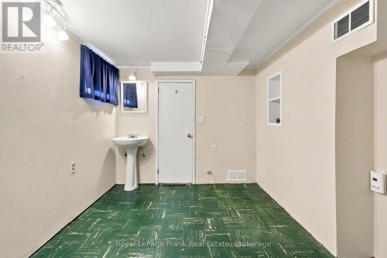 126 LAUDER ROAD, Oshawa (O'Neill), Ontario, L1G2H6