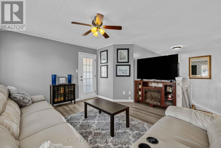 49 WATERVIEW LANE, Clarington (Newcastle), Ontario, L1B1P5