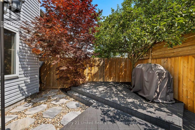 49 WATERVIEW LANE, Clarington (Newcastle), Ontario, L1B1P5