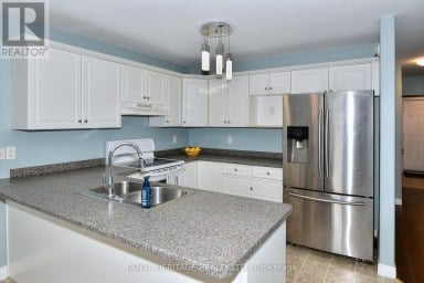 358 MIDDLEFIELD ROAD Peterborough (Ashburnham Ward 4) Ontario photo 7