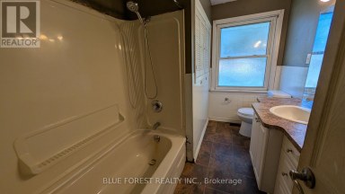 109 LANGTON ROAD London East (East D) Ontario photo 16