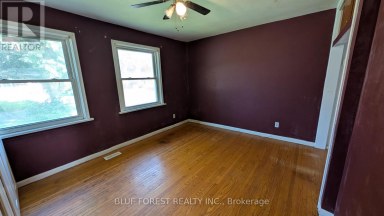 109 LANGTON ROAD London East (East D) Ontario photo 18