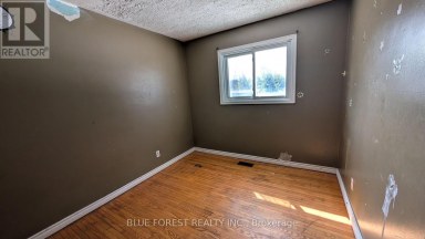 109 LANGTON ROAD London East (East D) Ontario photo 22