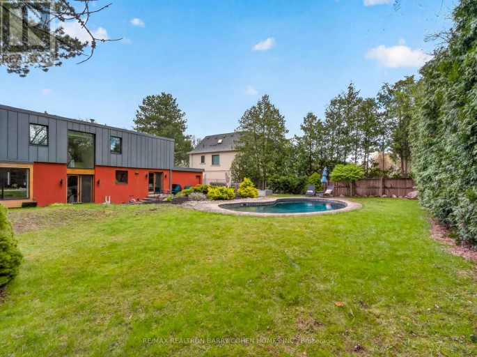 19 SAINTFIELD AVENUE, Toronto (Bridle Path-Sunnybrook-York Mills), Ontario, M3C2M4