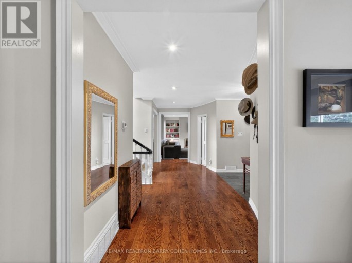 19 SAINTFIELD AVENUE, Toronto (Bridle Path-Sunnybrook-York Mills), Ontario, M3C2M4