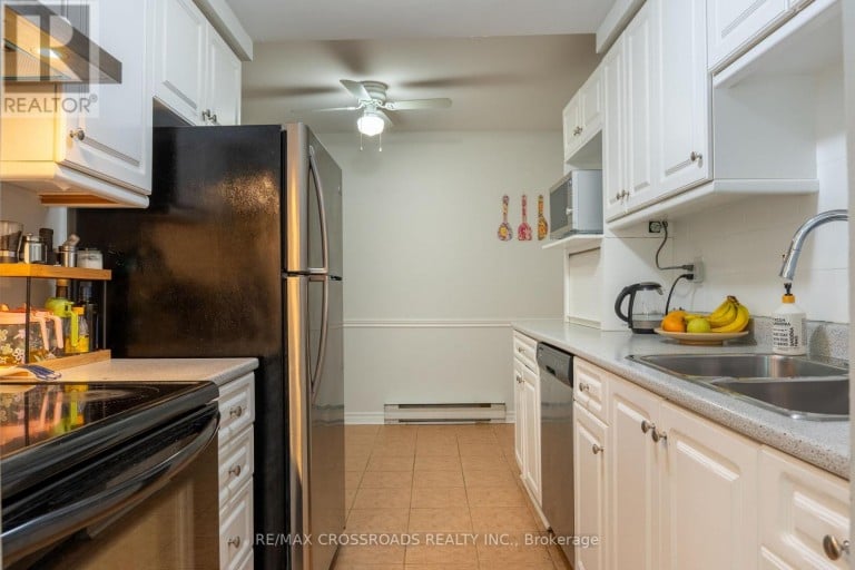 30 - 350 CAMELOT COURT, Oshawa (Eastdale), Ontario, L1G6P7