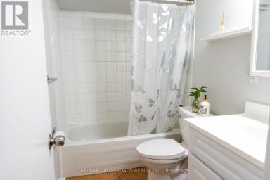 30 - 350 CAMELOT COURT Oshawa (Eastdale) Ontario photo 24