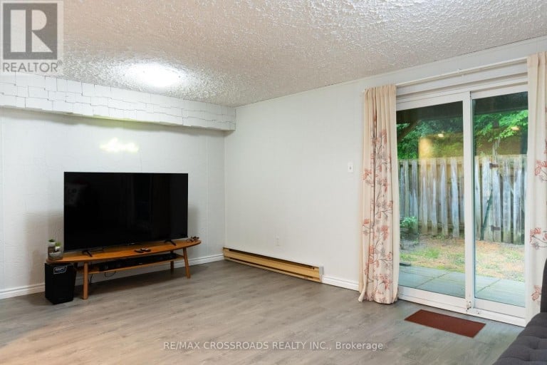 30 - 350 CAMELOT COURT, Oshawa (Eastdale), Ontario, L1G6P7
