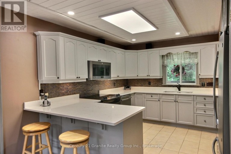 1082 GREEN LAKE ROAD, Algonquin Highlands (Stanhope), Ontario, K0M1S0