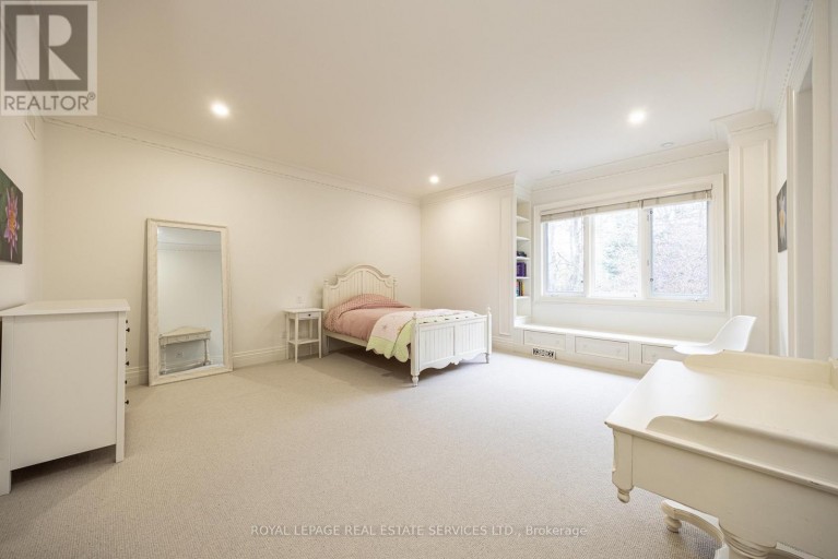 9 SEINECLIFFE ROAD, Markham (Bayview Glen), Ontario, L3T1K3
