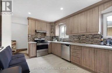 26 TALBOT STREET Brampton (Bram West) Ontario photo 3