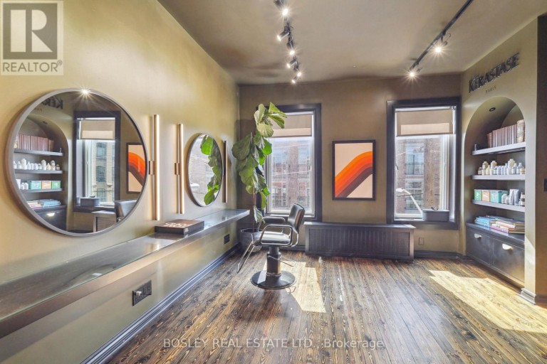 890 QUEEN STREET W, Toronto (Trinity-Bellwoods), Ontario, M6J1G3