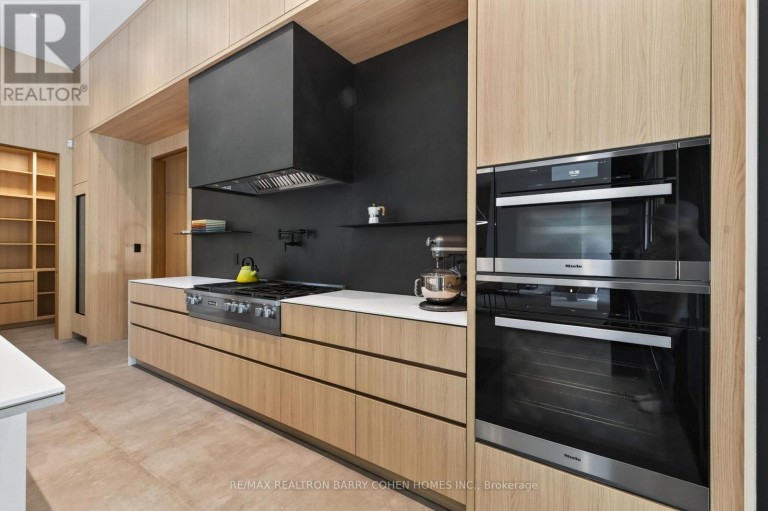 10 TRAILWOOD CRESCENT, Richmond Hill, Ontario, L4E3L9