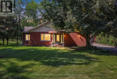 60 BAYSIDE AVENUE Tay Ontario photo 1