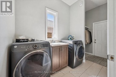 196 MAPLE BUSH DRIVE Cambridge Ontario photo 10