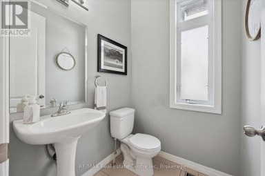 196 MAPLE BUSH DRIVE Cambridge Ontario photo 11