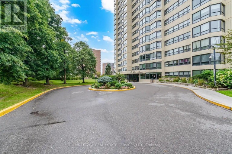 306 - 8 LISA STREET, Brampton (Queen Street Corridor), Ontario, L6T4S6