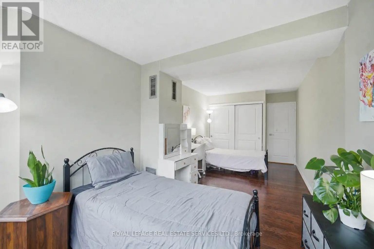 306 - 8 LISA STREET, Brampton (Queen Street Corridor), Ontario, L6T4S6