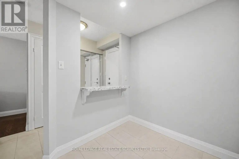 306 - 8 LISA STREET, Brampton (Queen Street Corridor), Ontario, L6T4S6