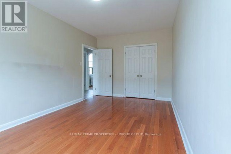 183 MAURICE DRIVE, Oakville (CO Central), Ontario, L6K2W8