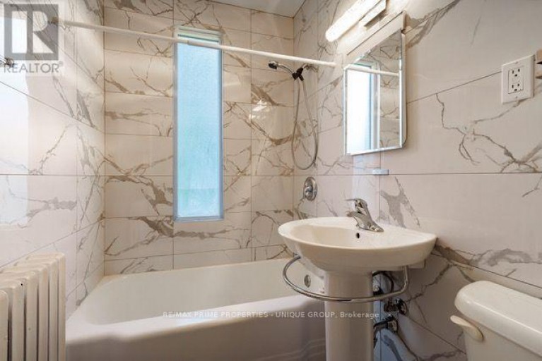 183 MAURICE DRIVE, Oakville (CO Central), Ontario, L6K2W8