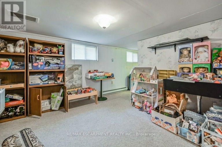 641 LIMERIDGE ROAD E, Hamilton (Thorner), Ontario, L8W1A2
