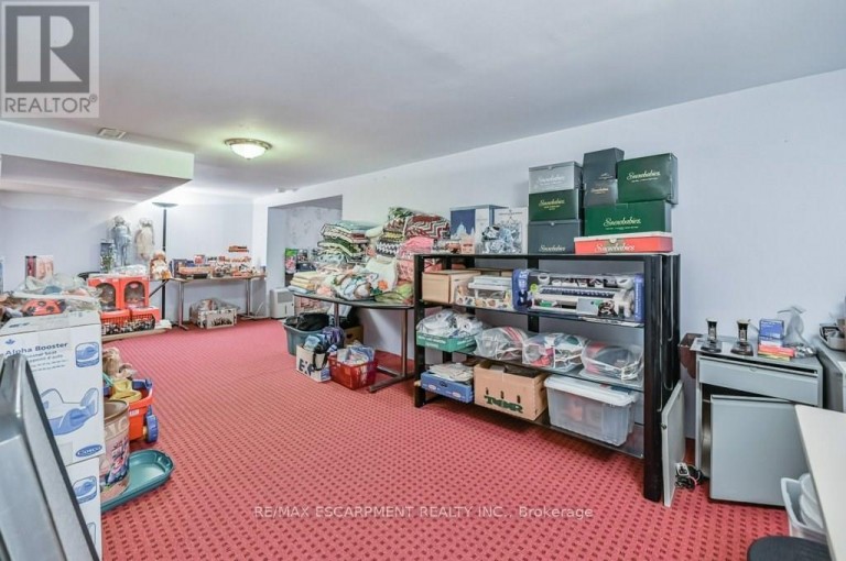641 LIMERIDGE ROAD E, Hamilton (Thorner), Ontario, L8W1A2