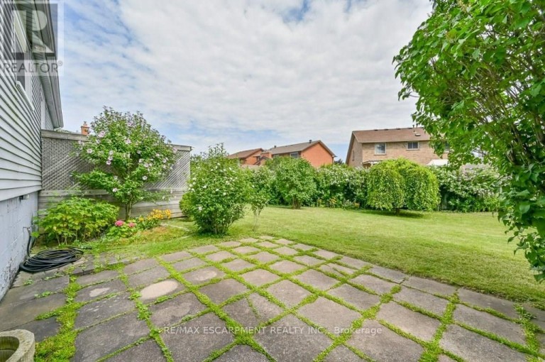 641 LIMERIDGE ROAD E, Hamilton (Thorner), Ontario, L8W1A2