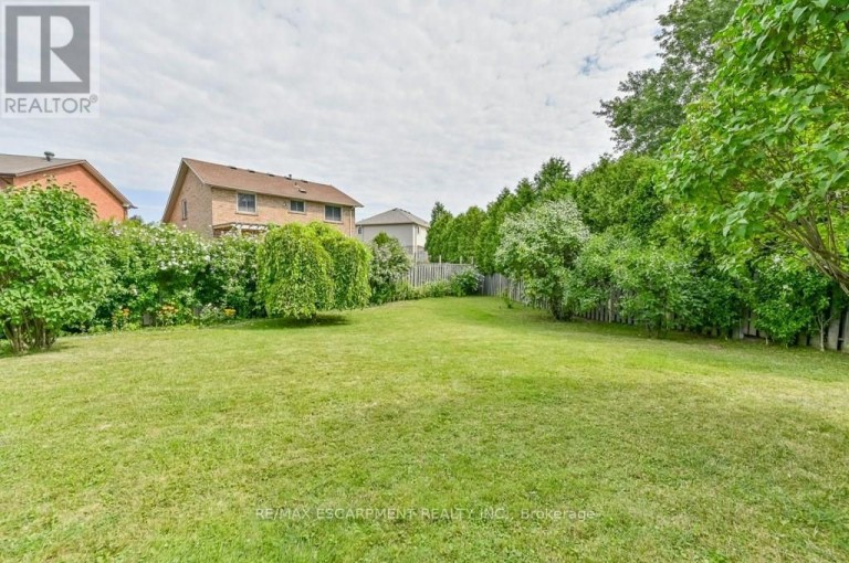 641 LIMERIDGE ROAD E, Hamilton (Thorner), Ontario, L8W1A2