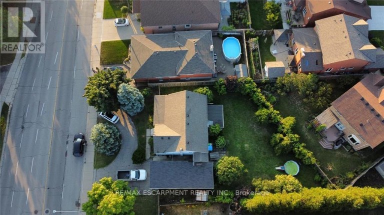 641 LIMERIDGE ROAD E, Hamilton (Thorner), Ontario, L8W1A2