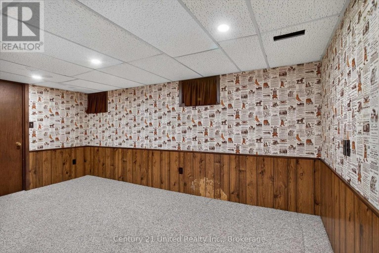 627 GILMOUR STREET, Peterborough (Town Ward 3), Ontario, K9J4T9