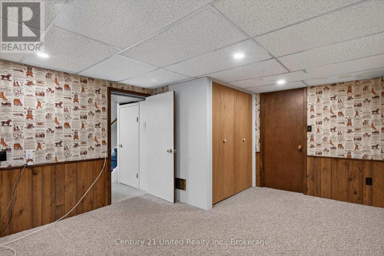 627 GILMOUR STREET, Peterborough (Town Ward 3), Ontario, K9J4T9