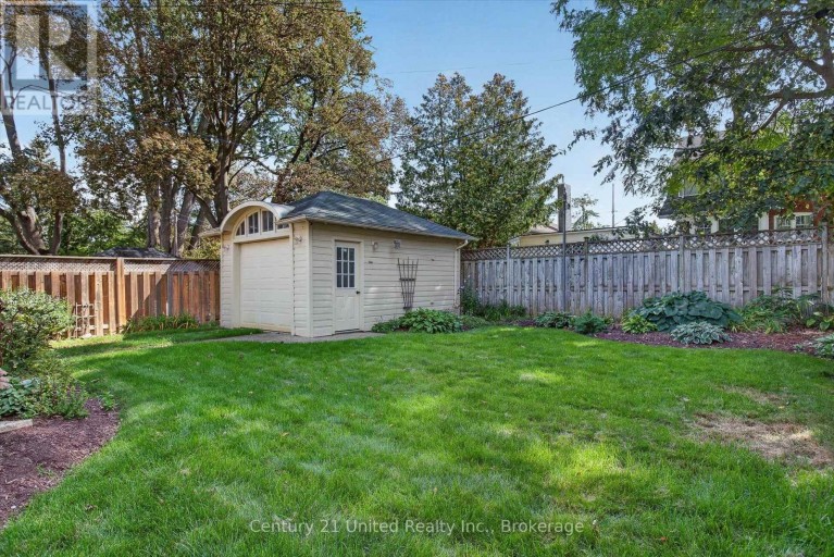 627 GILMOUR STREET, Peterborough (Town Ward 3), Ontario, K9J4T9