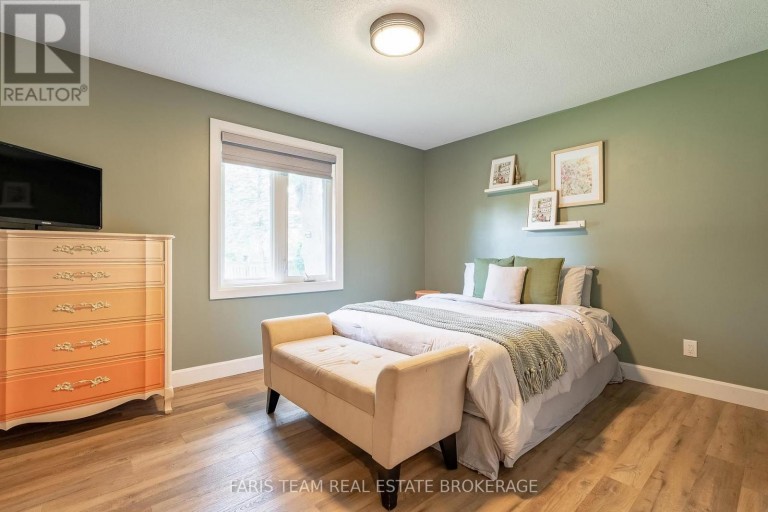 223A HICKORY LANE, Barrie (Bayshore), Ontario, L4N4J9