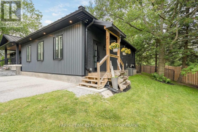 223A HICKORY LANE, Barrie (Bayshore), Ontario, L4N4J9