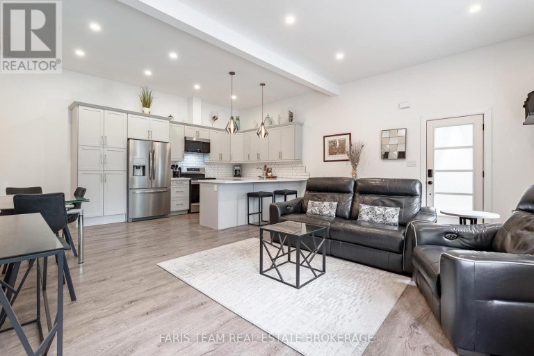 223A HICKORY LANE, Barrie (Bayshore), Ontario, L4N4J9