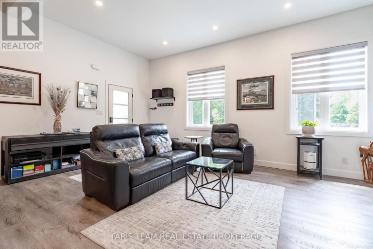 223A HICKORY LANE, Barrie (Bayshore), Ontario, L4N4J9