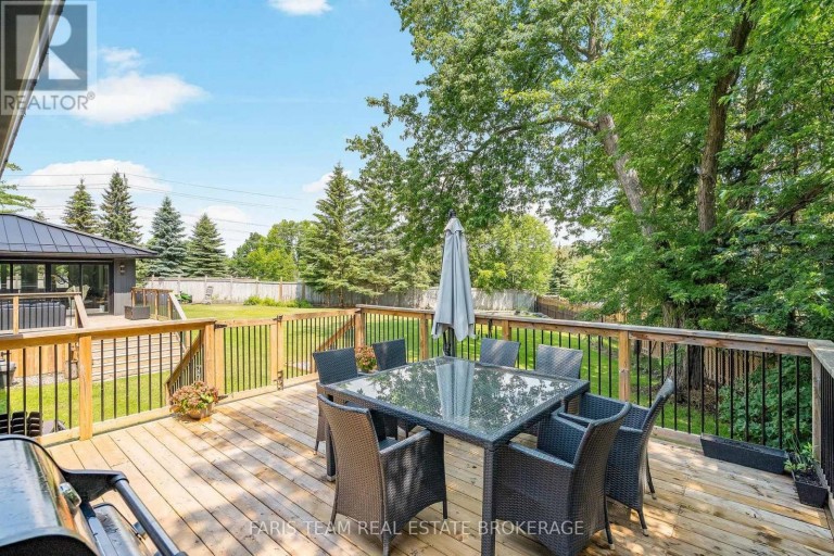 223A HICKORY LANE, Barrie (Bayshore), Ontario, L4N4J9