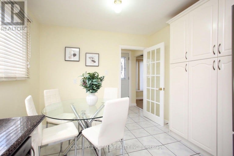 31 MONTERREY DRIVE, Toronto (Thistletown-Beaumonde Heights), Ontario, M9V1S7