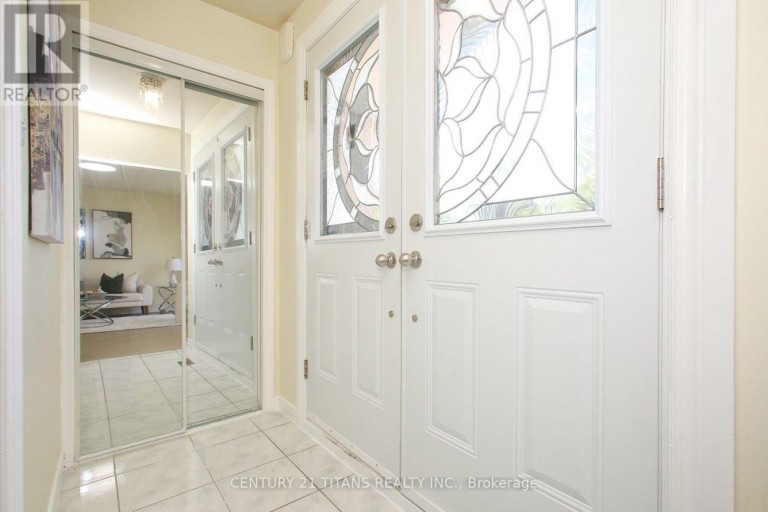 31 MONTERREY DRIVE, Toronto (Thistletown-Beaumonde Heights), Ontario, M9V1S7